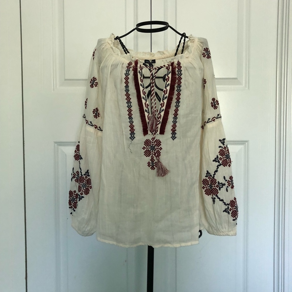 American Eagle Cream Blouse